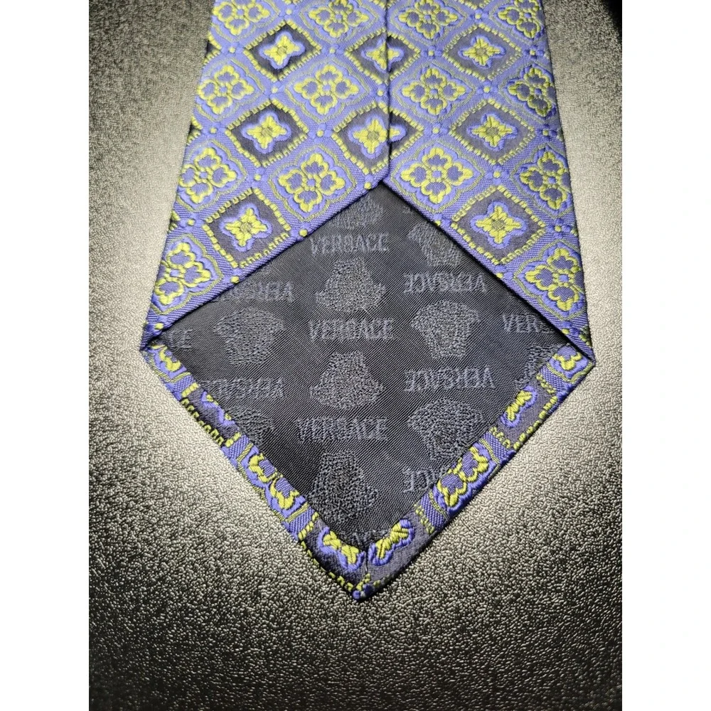 Versace Men's Necktie Blue Green Geometric Silk 3.75 x 58 Excellent